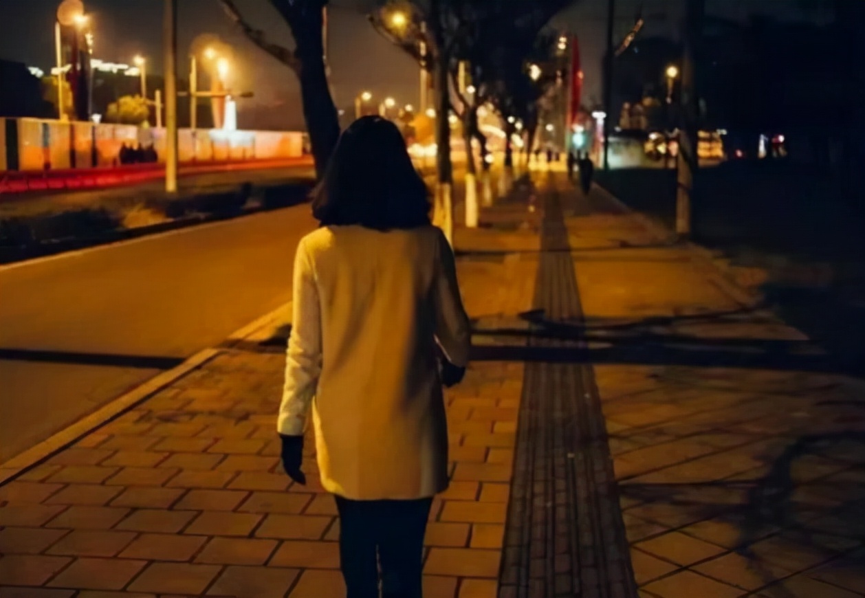 1991年，四川19岁少女被拐卖到山村充当生育工具，同牲畜吃住15年