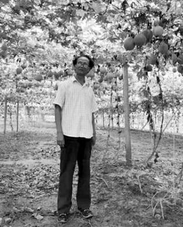 何家庆：“乞丐”般的教授，被绑架吃猪食，却让数万人过上好日子