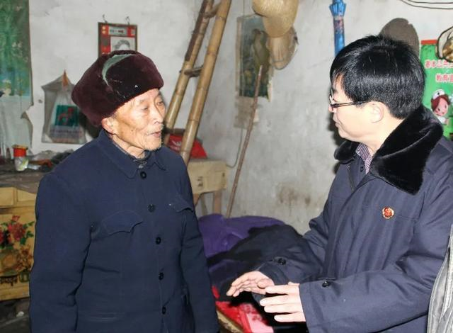 法官怒斥：如果我今天成了烈士，你就是罪犯！