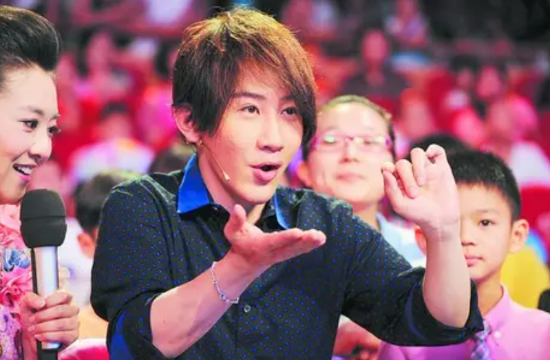 “魔术师”刘谦，从一夜爆红到消失，被时代抛弃还是安于现状？