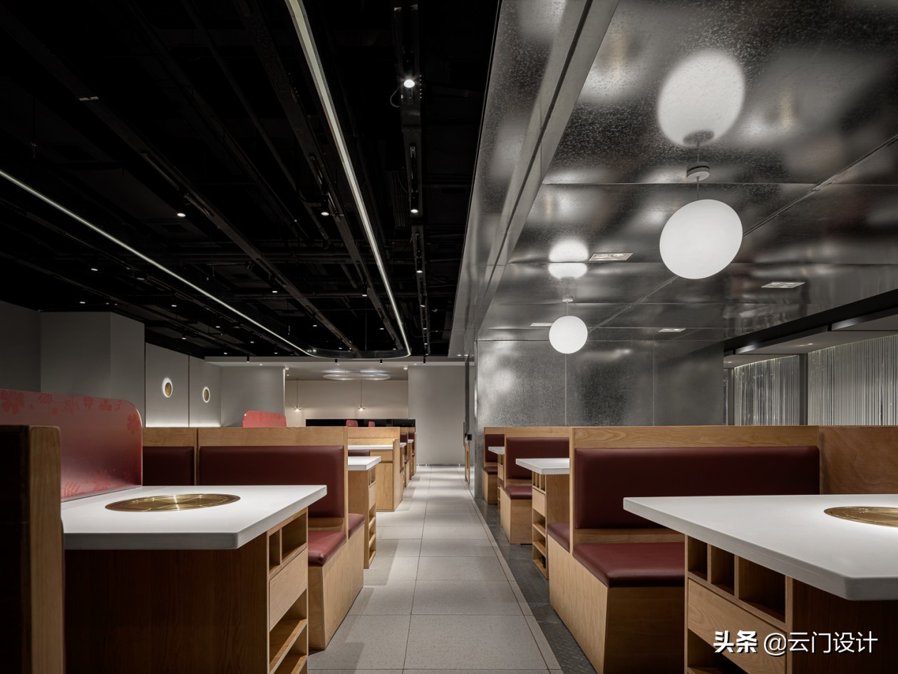 “石板鲜五花，焦香吃不腻”—剖析轻奢系-韩时烤肉餐厅升级设计