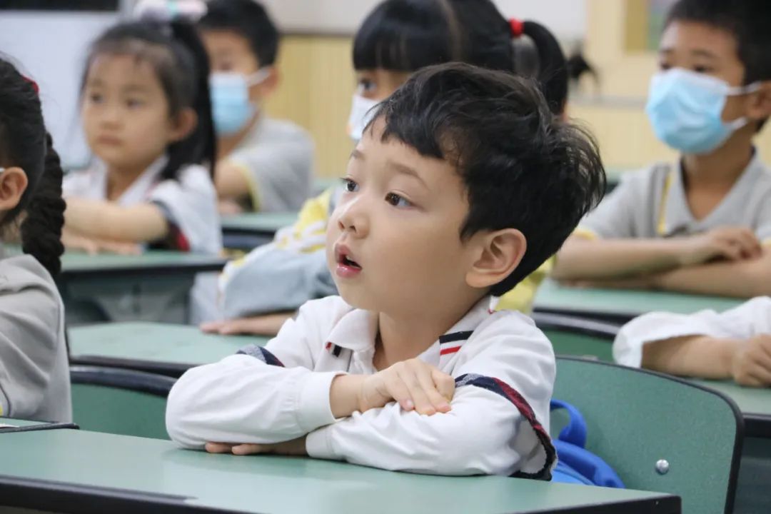 实验小学外国语学校与机关幼儿园携手开展幼小衔接交流体验活动