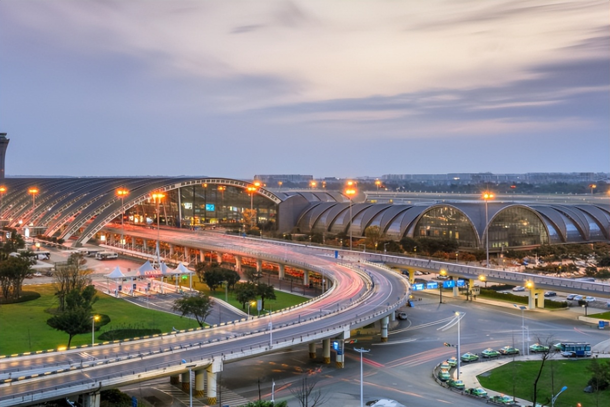中国十大机场排名2022，中国最繁忙的十大机场排名2022？