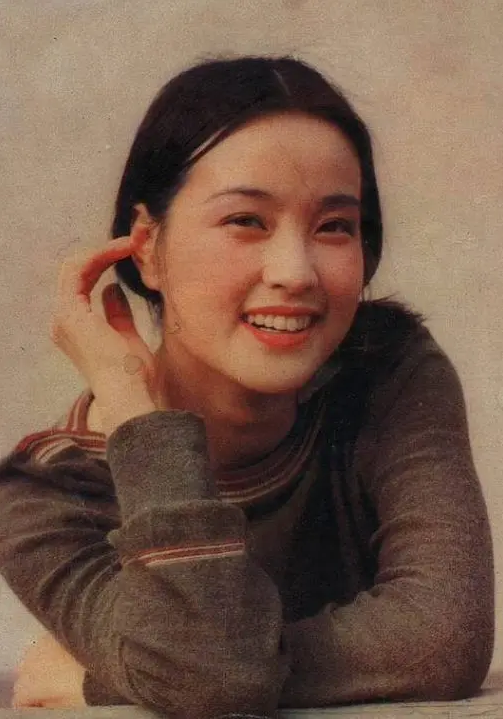 50年代出生的内地女明星，总有一种蓬勃生命力的美，璀璨夺目