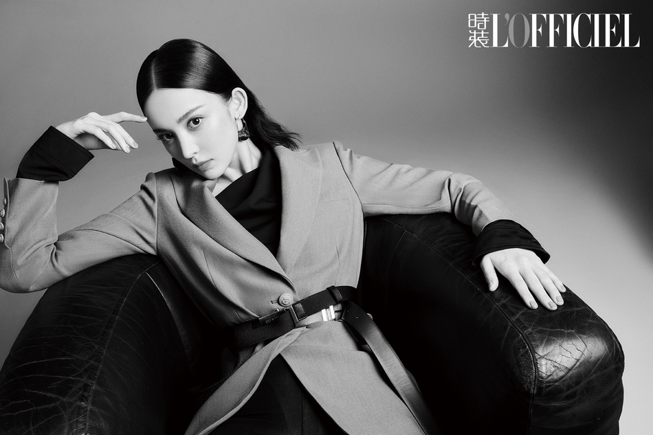 古力娜扎中性西装造型复古盐系湿发A气十足