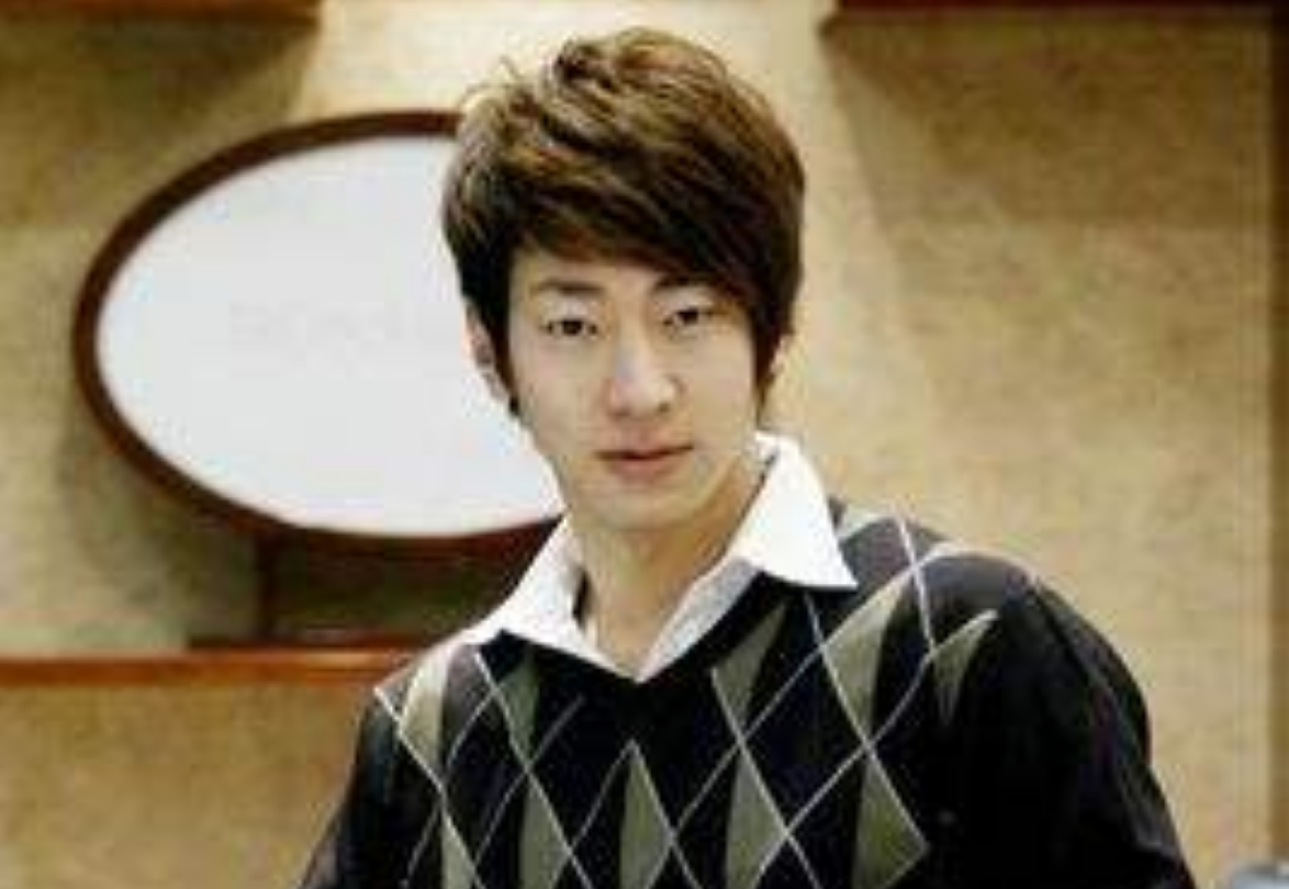 “我爸是大官”韩方奕：当街打死警察，被判死缓不到7年成功减刑