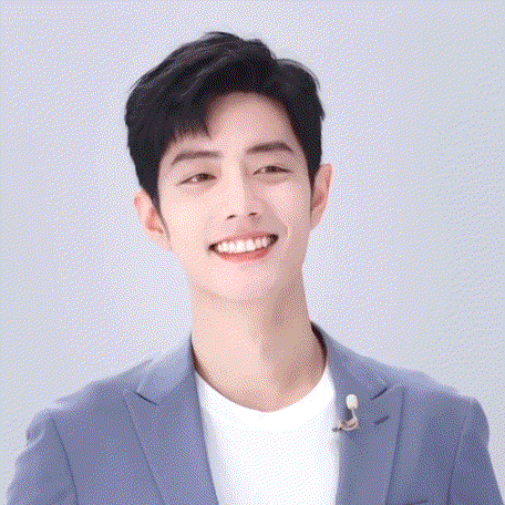 肖战他可真帅啊,帅到没边呀,这身材比例可太完美了