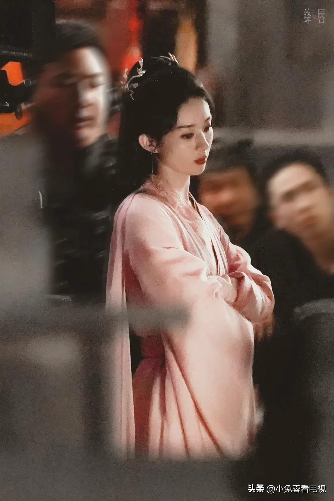 赵丽颖与凤行粉色古装造型