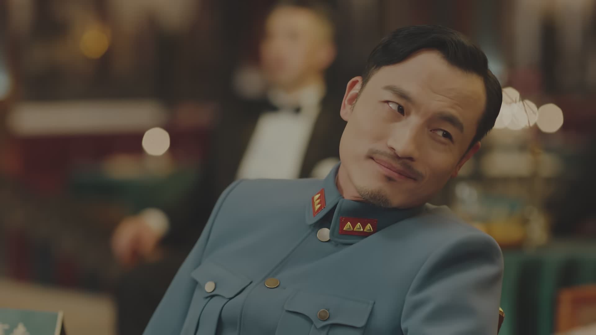 传家：贪财好色、强抢民女的赵军长，凭一场“眼神戏”成功洗白