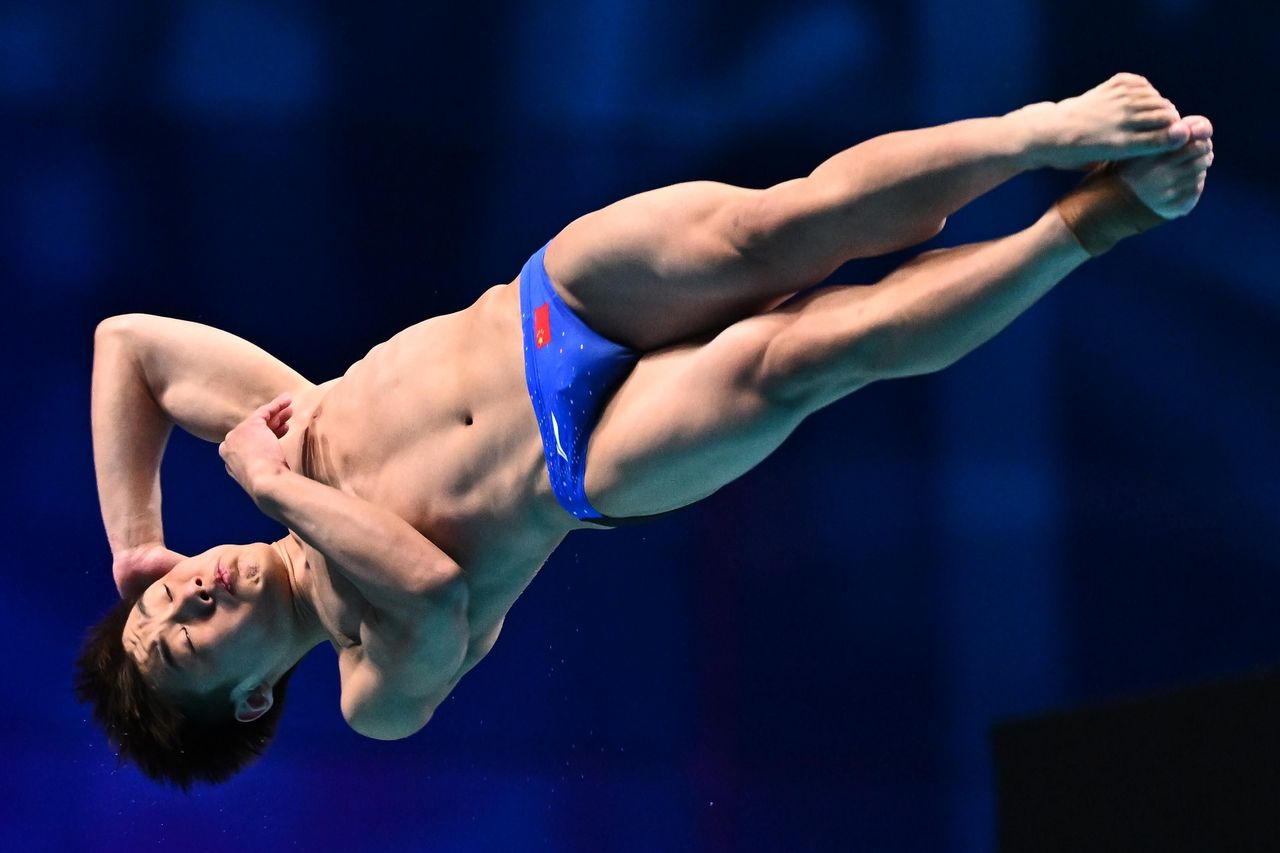 2022年游泳世锦赛第十四日，跳水梦之队再入两金
