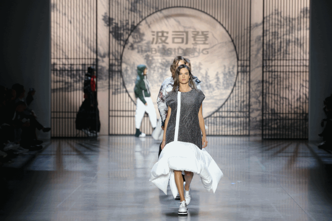 中國服裝行業：能做出8億件，也能做好1件