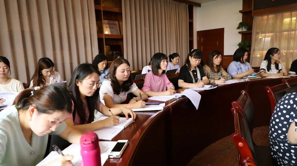 双流区棠湖小学举行景贤学院开讲仪式暨第一次集体学习活动