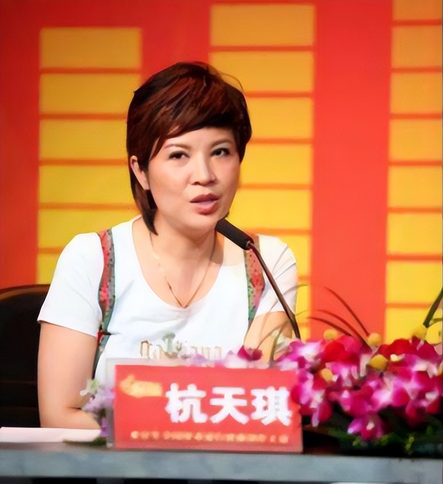 杭天琪：二婚嫁小13岁老公，47岁冒险生二胎，如今婚姻状况如何？