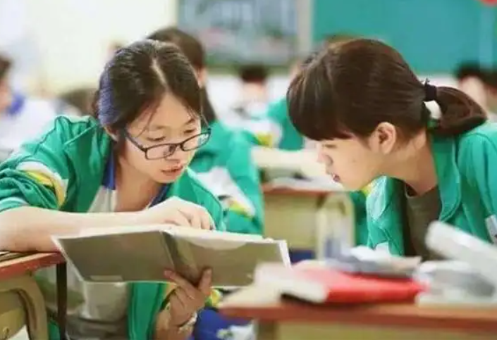 新高考“选科模式”有调整，物理化学或将捆绑，新组合或许更吃香