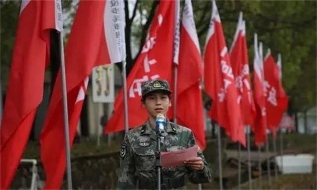 “00”后女狙击枪王沈梦可：18岁入伍，高颜值兼具一身正气