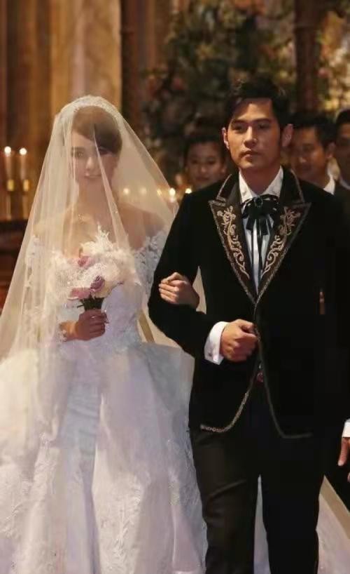 周杰伦和蔡依林的故事简短 _飞翔号