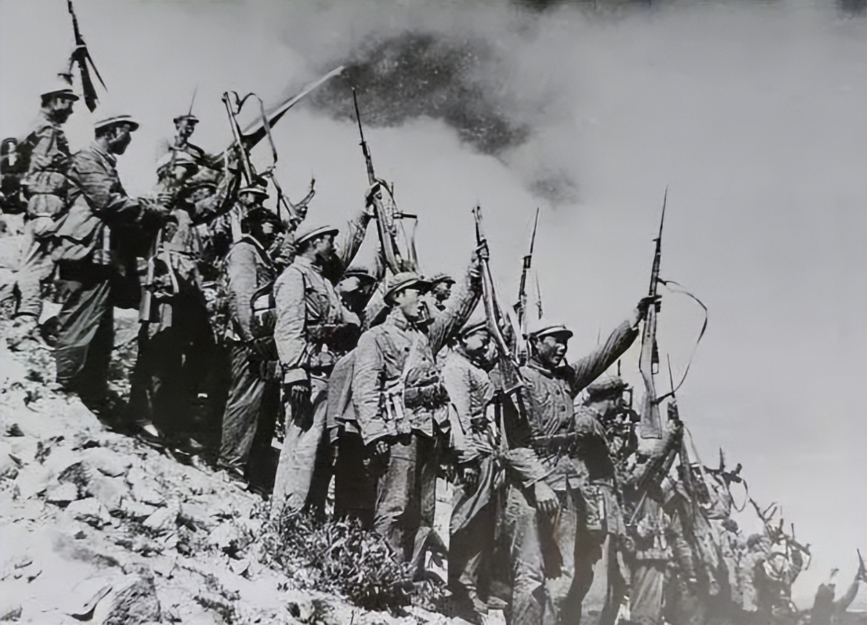 乌克兰全球招雇佣兵，为何雇佣兵不敢进入我国？看看廓尔喀的下场