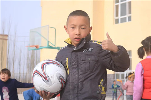 乌恰县焦于力干小学乌恰县卡拉贝利小学乌恰县克孜勒阿根村小学来到