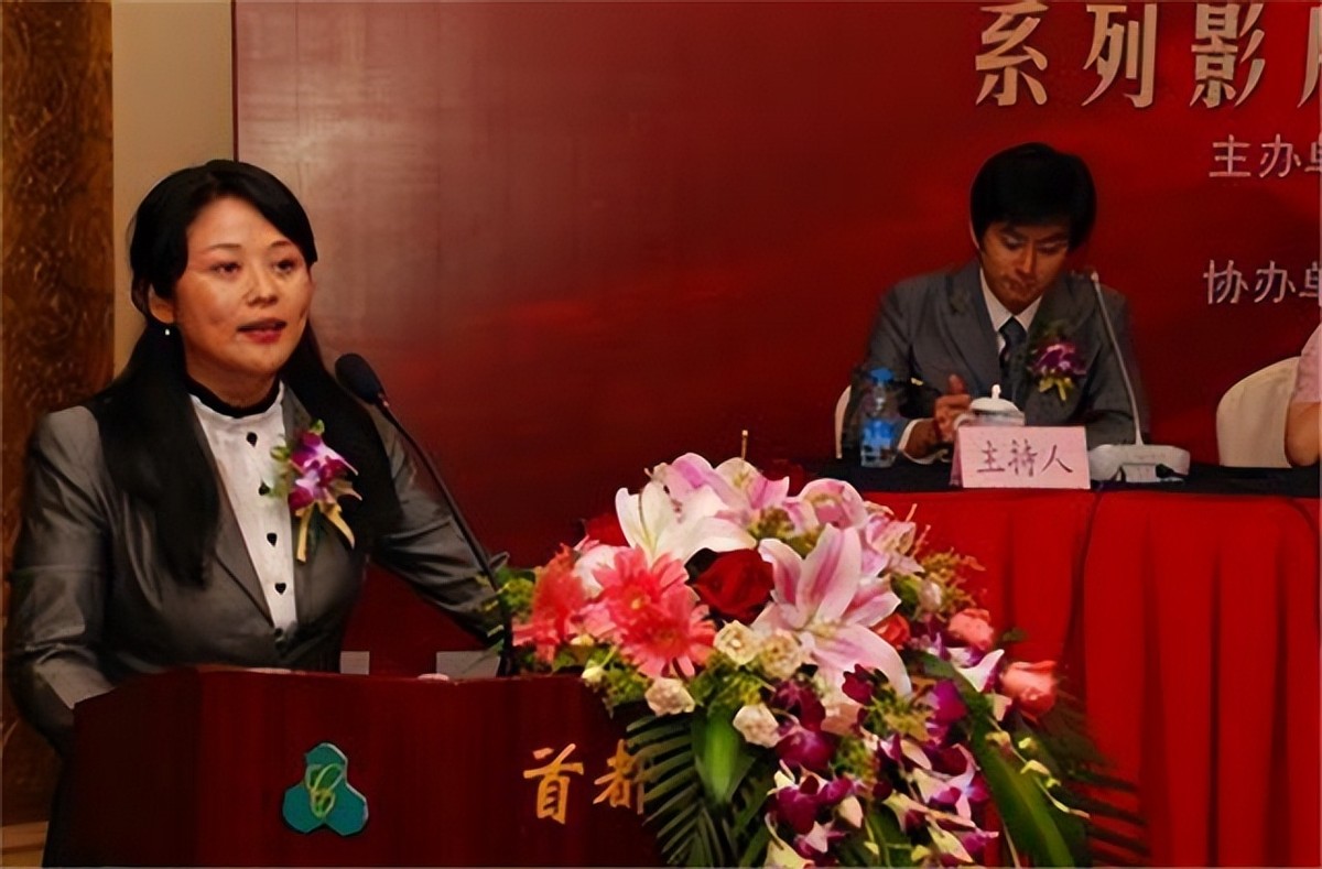 前央视主持患癌后，痛心反问：现在还有多少人过着我从前的生活