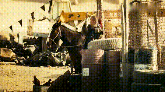 文明都市和蛮荒原野气质冲突，中国版的西部片值得一看