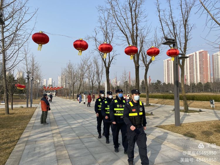 恪尽职守护元宵——西安市公安局航天分局巡特警大队加大元宵期间社会面管控力度