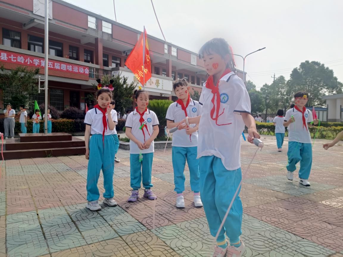 望江县毛安七岭小学：“阳光体育”收硕果(图2)