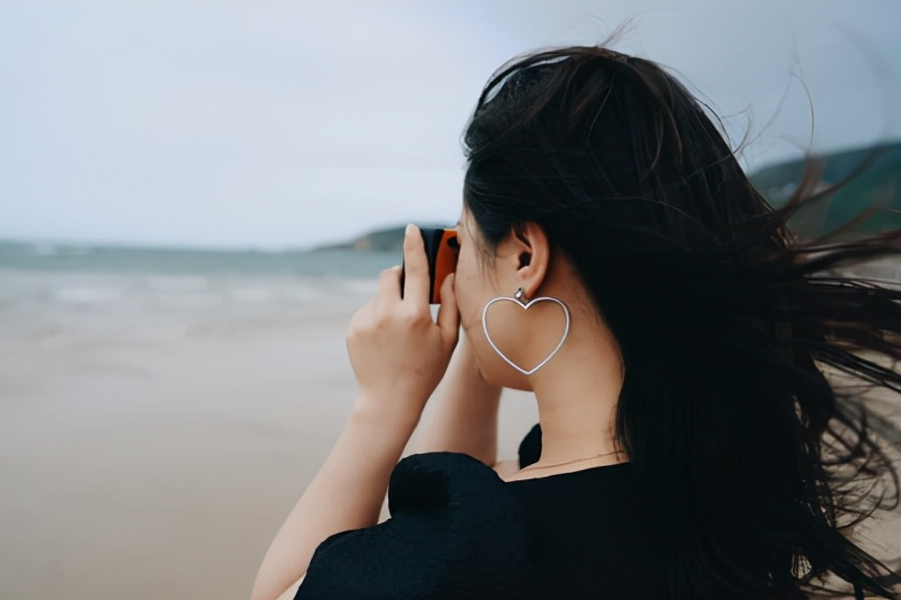 曾经看过这样的一份调查报告,报告显示:长寿的人,遗传基因占15%,社会