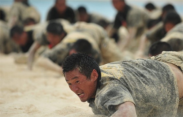 保镖训练营：每天20小时超负荷训练，练成后派到明星富豪身边