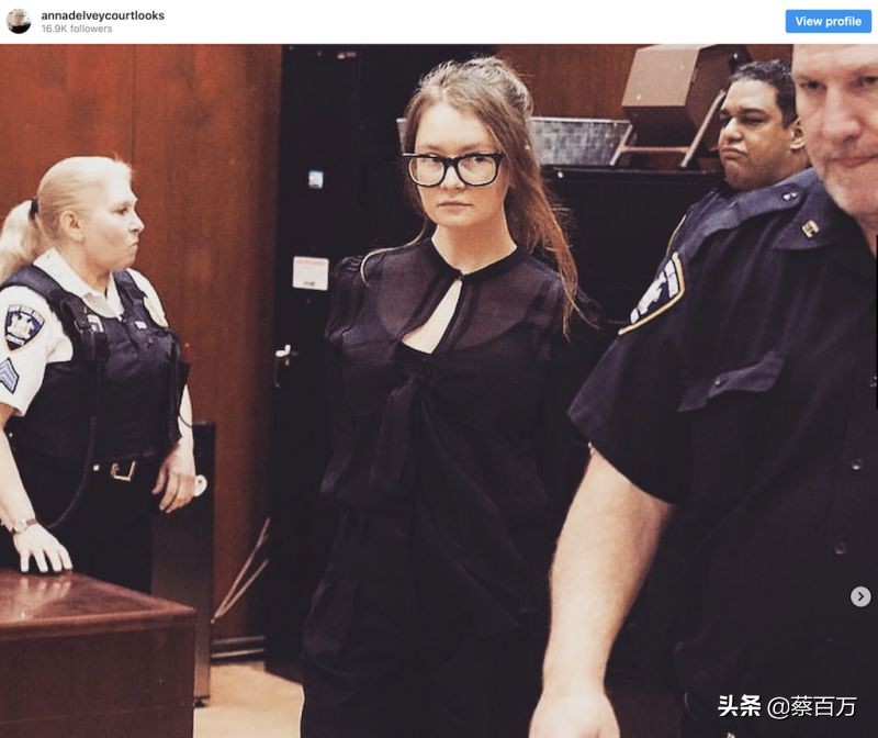 如何扮成富家女骗尽纽约名流圈？《创造安娜》女骗子的高级着装术
