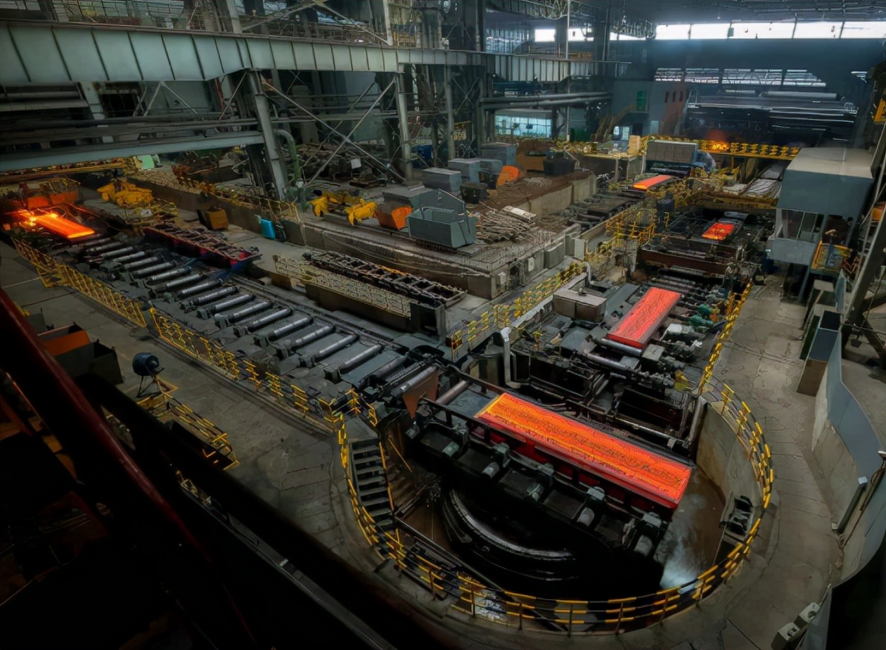 “钢铁荒”席卷全球，美国1.2万亿大基建遭打击，中国却得心应手