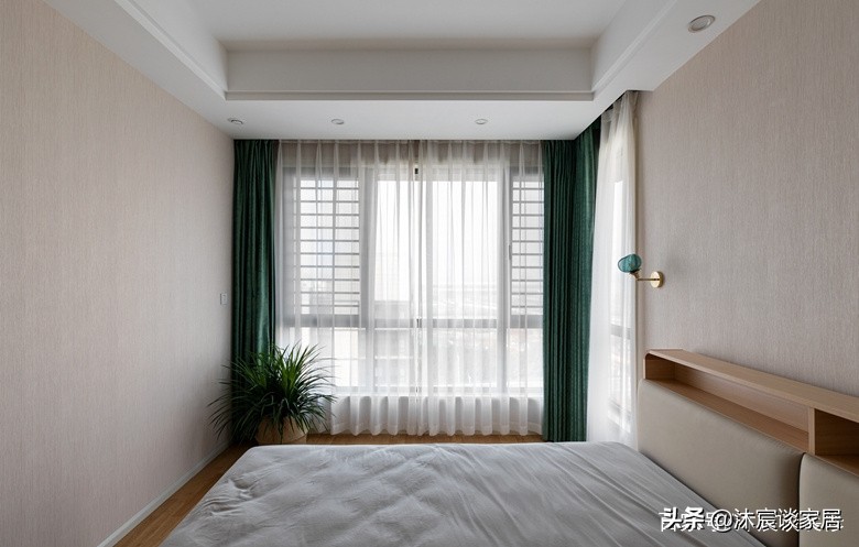 “双眼皮”吊顶，开放式厨房，她家现代时尚，暖暖的北欧风超治愈