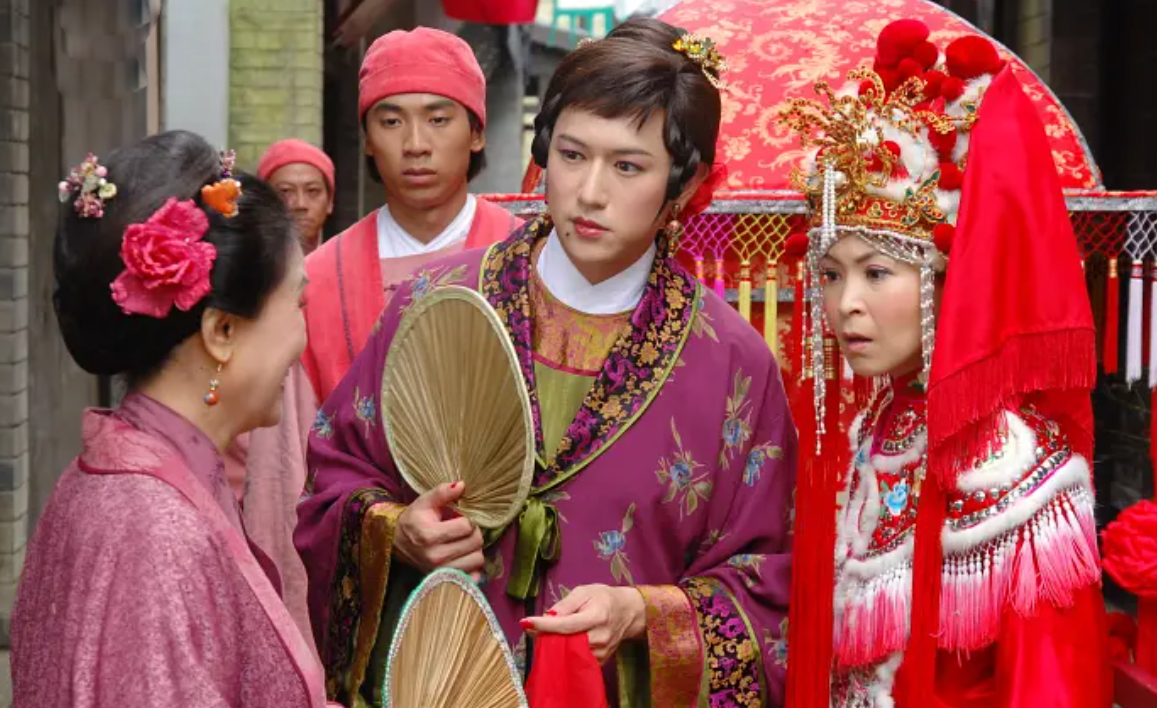 8位曾男扮女装的TVB男星，马国明造型“辣眼”，陈键锋毫无违和感