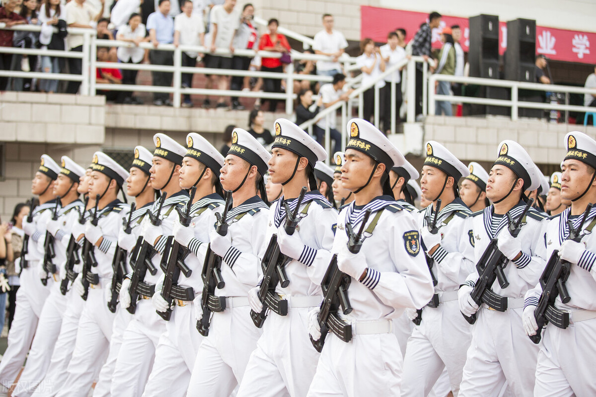 儿子在中专读运动专业，想考士官学校？需要从现在开始努力