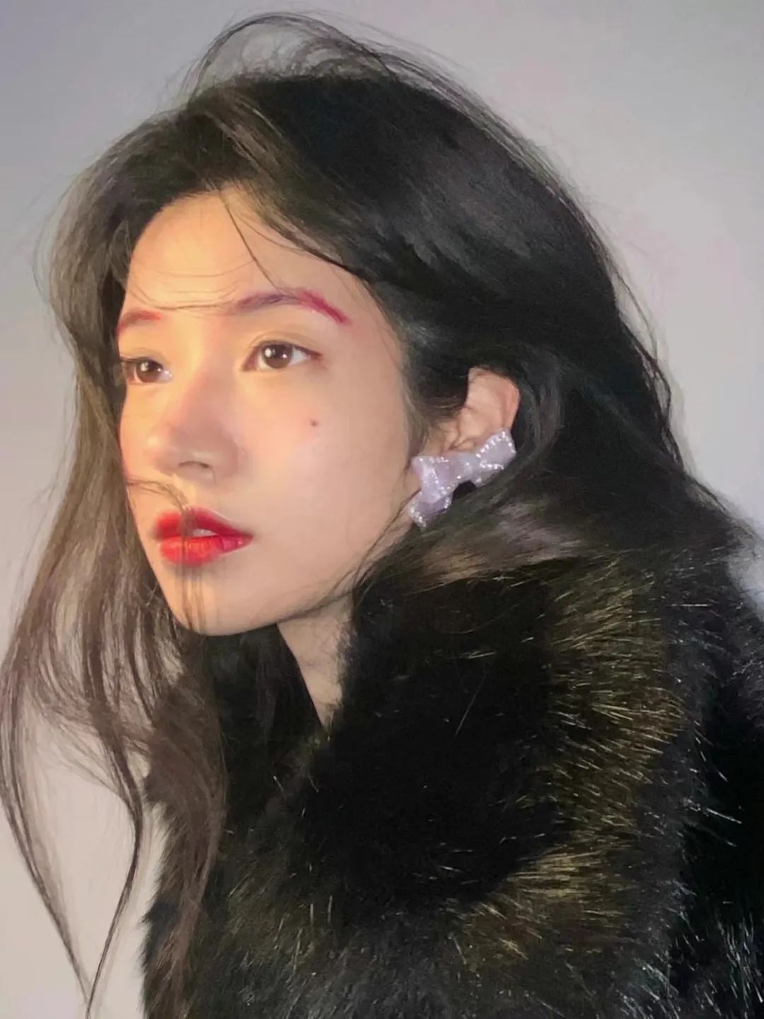 鞠婧祎又来造福美妆界了！素人撞脸刘亦菲，气质却差了十万八千里