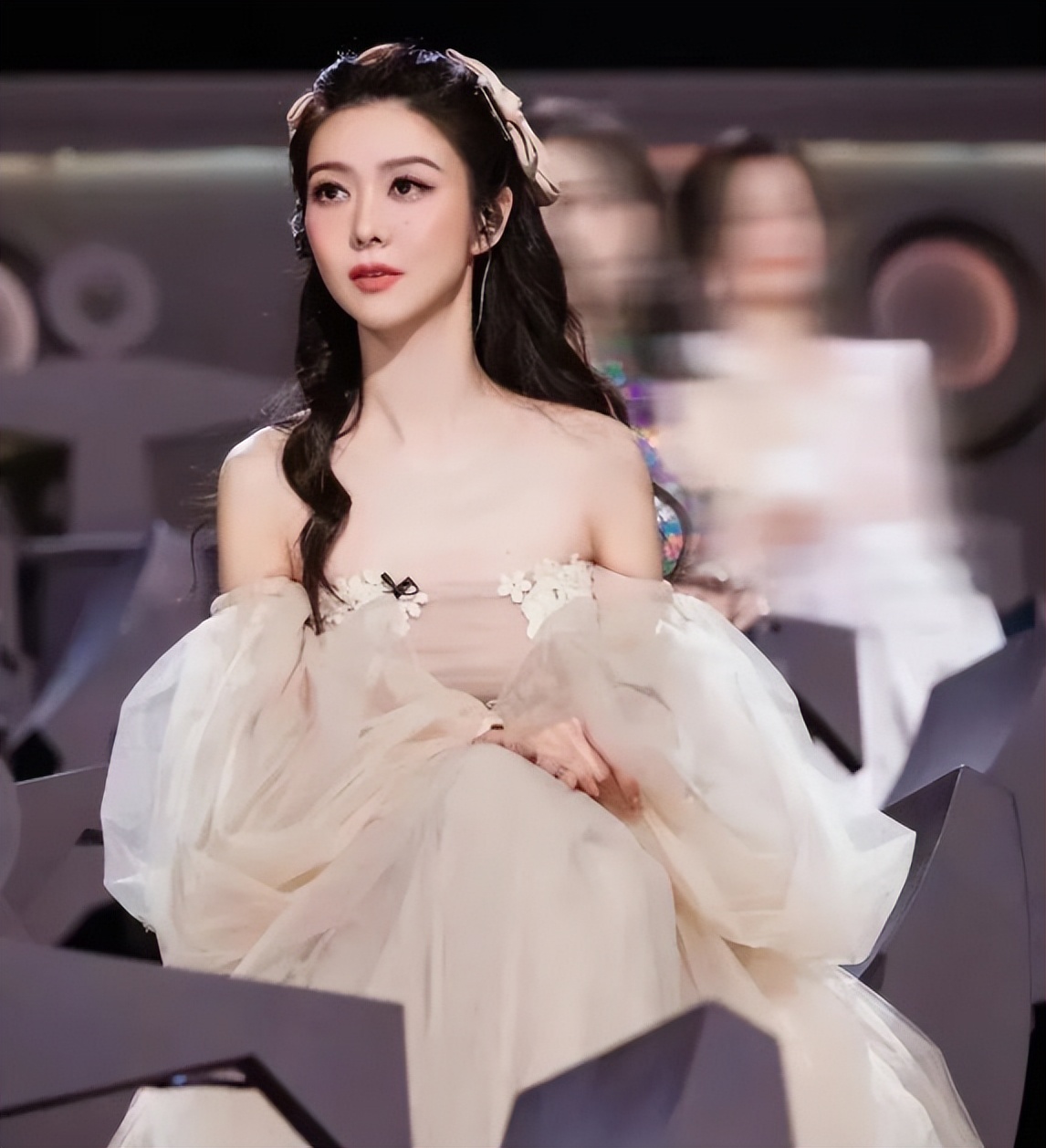 40岁还能演学生的女星，我只服这3位，不用装嫩，就是这么显年轻