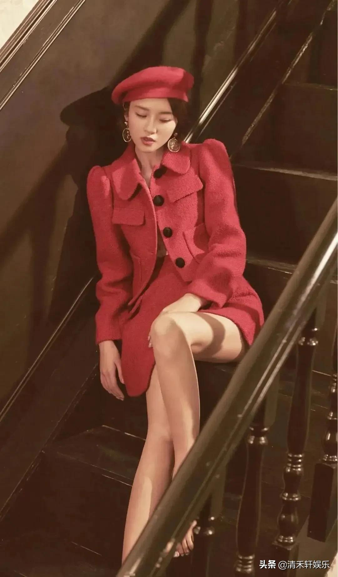 唐艺昕不论短发还是长发，都巨好看。像是画中走出来的美女一样