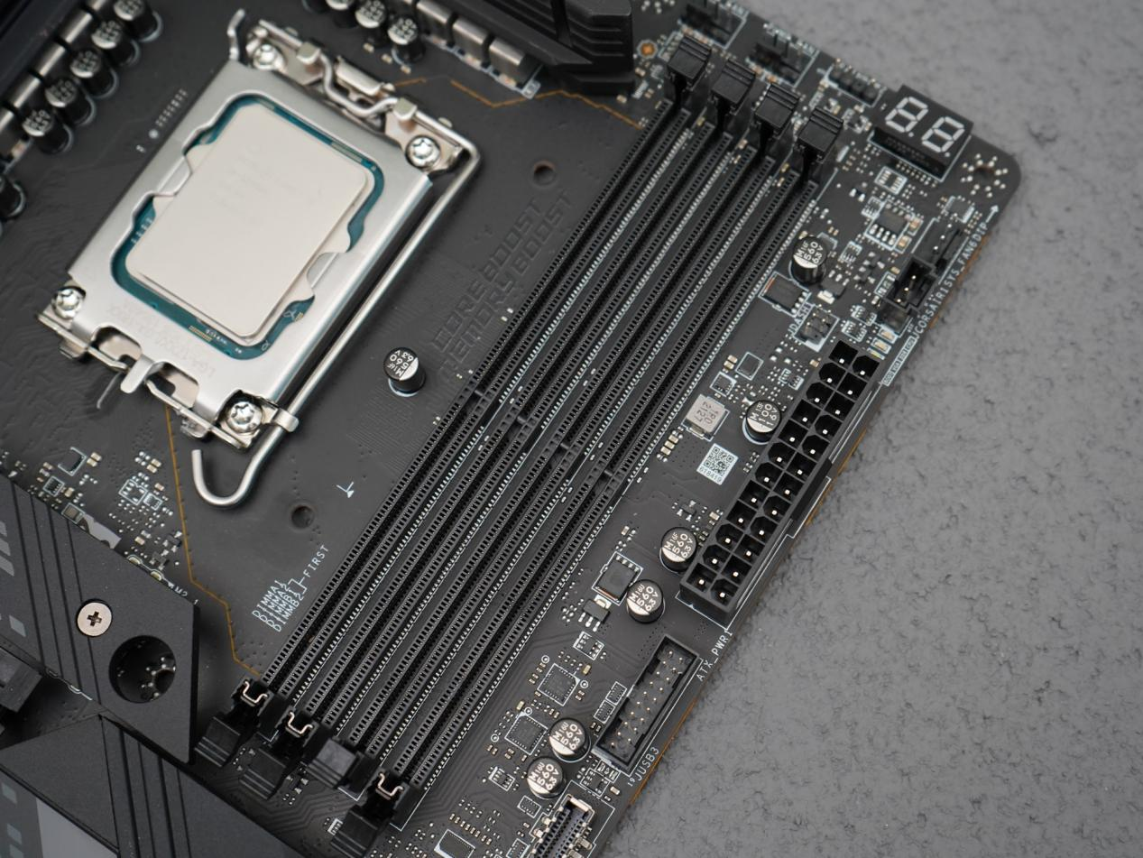 12代酷睿平台，D4内存+PCIe 4.0 SSD才是当下正选？