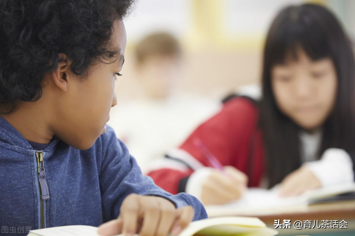 哈佛最年轻校长养成记：单亲家庭一贫如洗，全靠妈妈带他逆袭