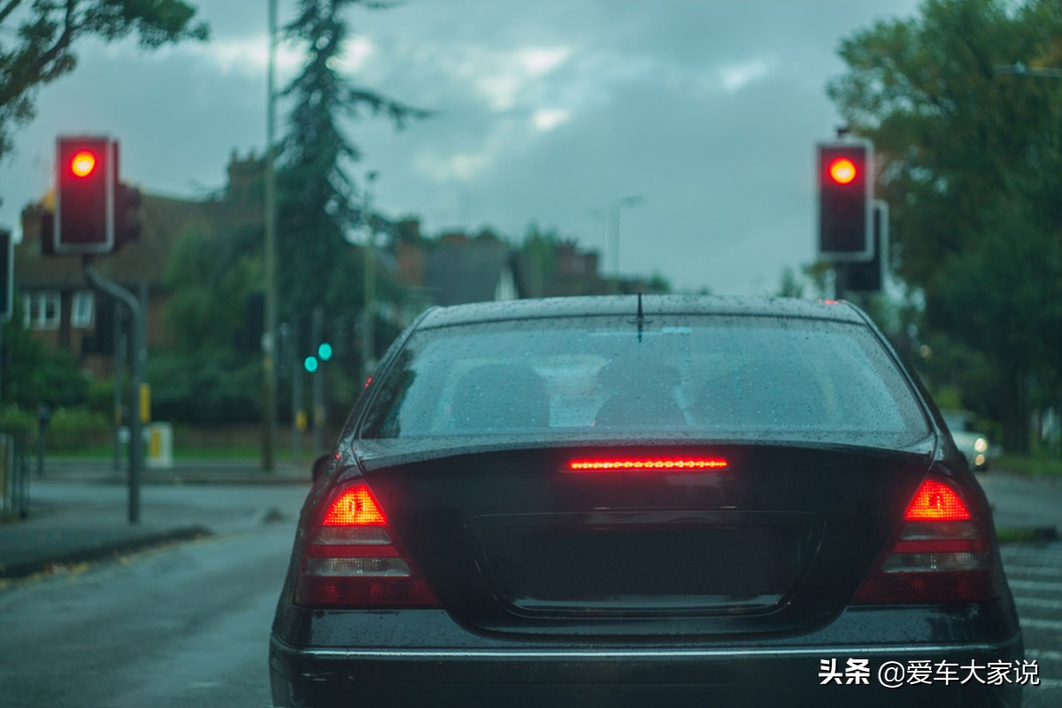 两个方法，帮你快速养成肌肉记忆，不再把油门当刹车