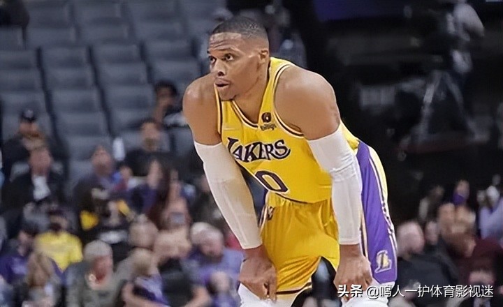 nba有哪些球员上货架(NBA今夏被摆上货架的球星：哈登欧文被压价，利拉德、比尔遭疯抢)