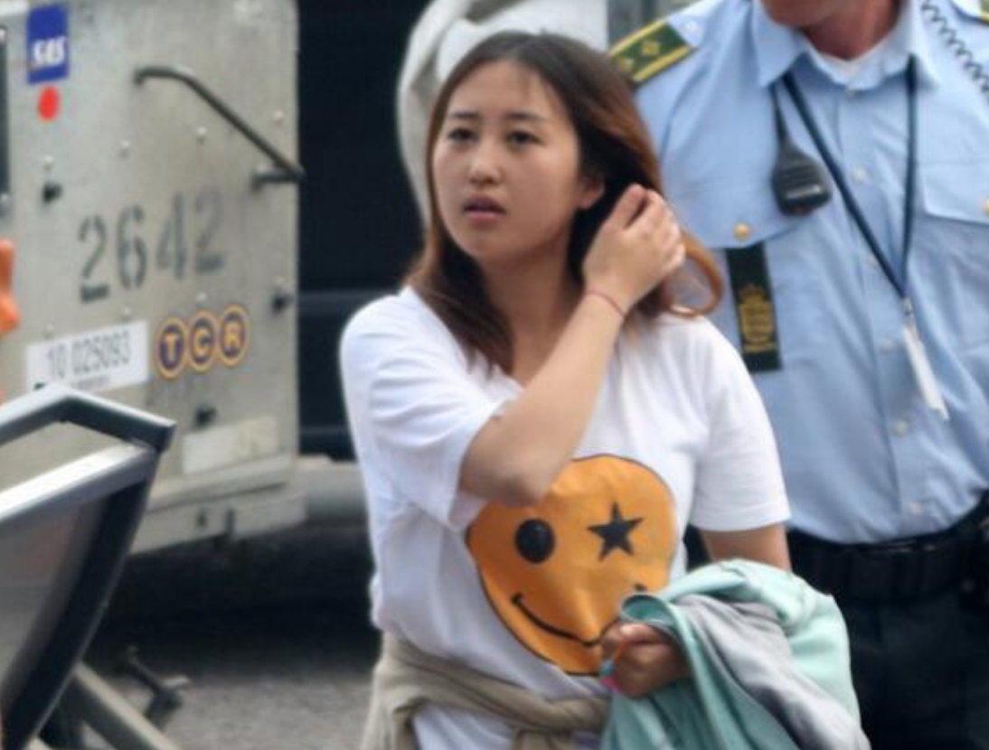 郑维罗：靠一只狗将总统送进牢房，让亲妈入狱18年，自己反而无罪