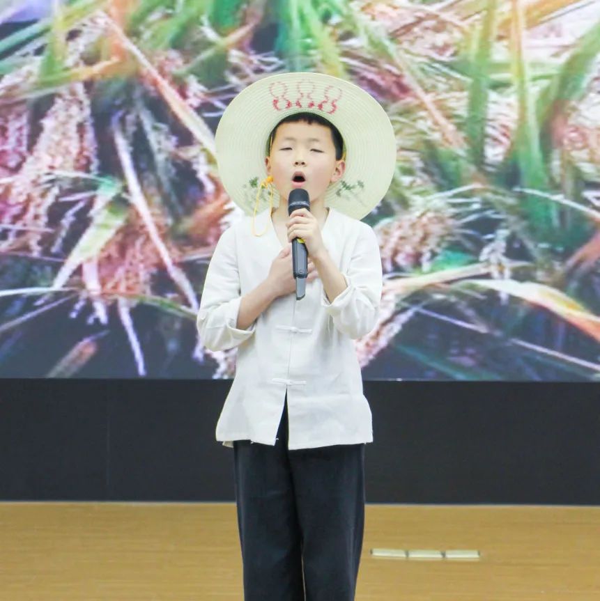 黄甲小学开展“人人参与科技节，我的科技节我做主”科技节活动