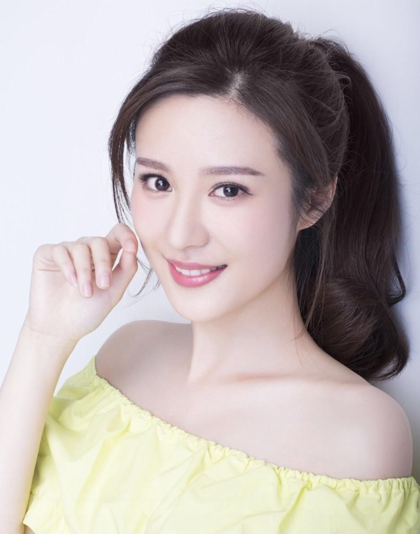 邬倩倩年轻时照片图片(曾获姑父尤小刚力捧 赤虎壹号