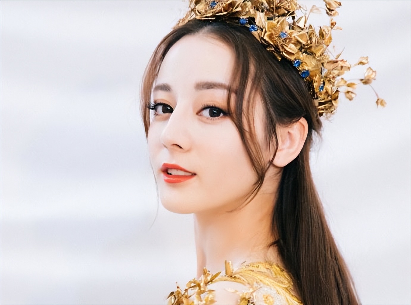 意外被上戏录取,26岁拿大满贯史无前例,迪丽热巴的开挂人生