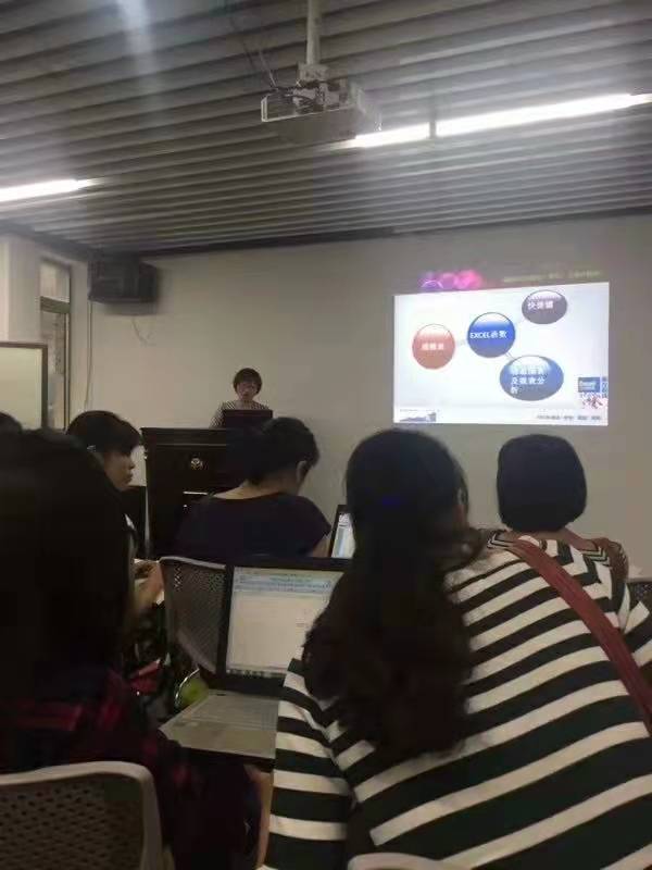 我，扎根企业10年，从工人到资深财务，被同行称为EXCEL魔法师