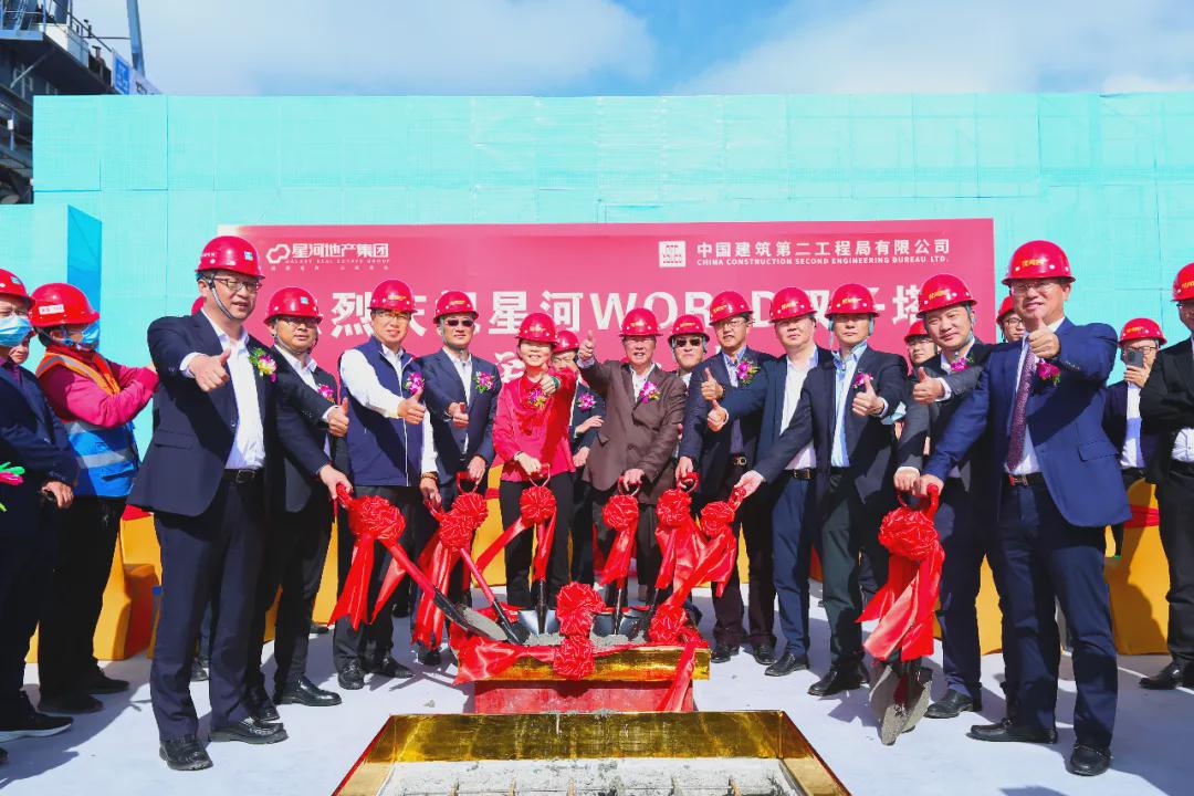 龙岗西第一高楼，356米新地标来了！深圳星河WORLD双子塔平顶大吉