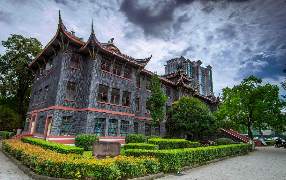 四川省高校金字塔排名已更新，川大稳居榜首位置，川农进步很迅速