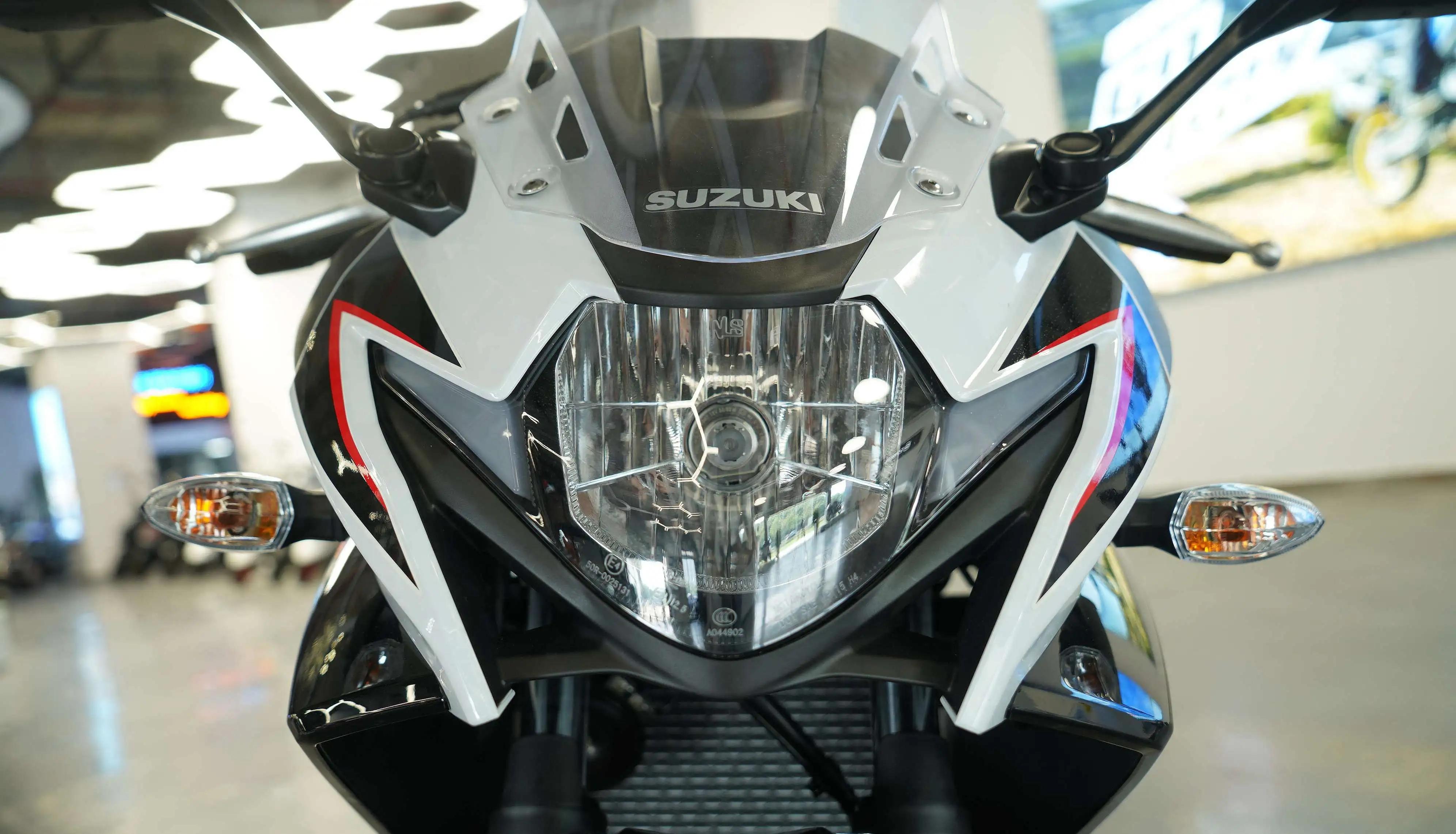 跑车界销量一哥 铃木GSX250R优缺点分析