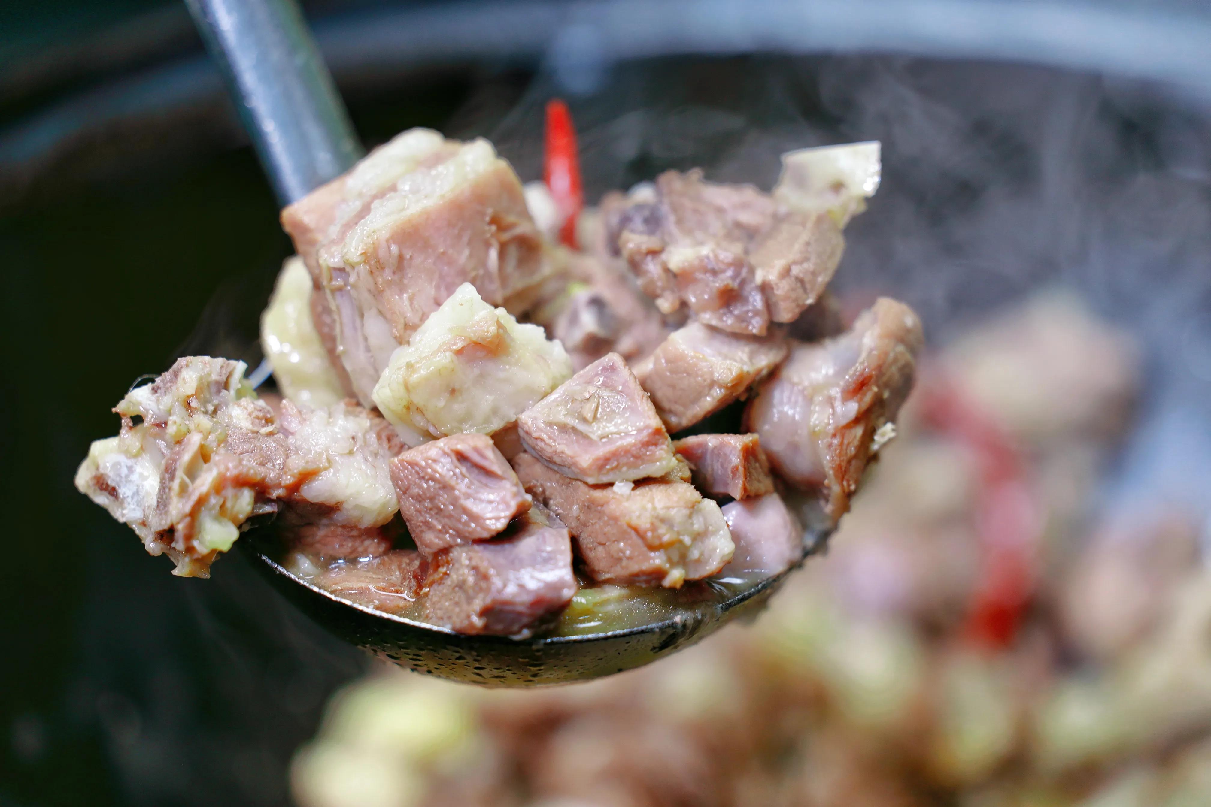 九年老店 品質保障！西安城北一家排隊都要吃的正宗橫山鐵鍋燉羊肉