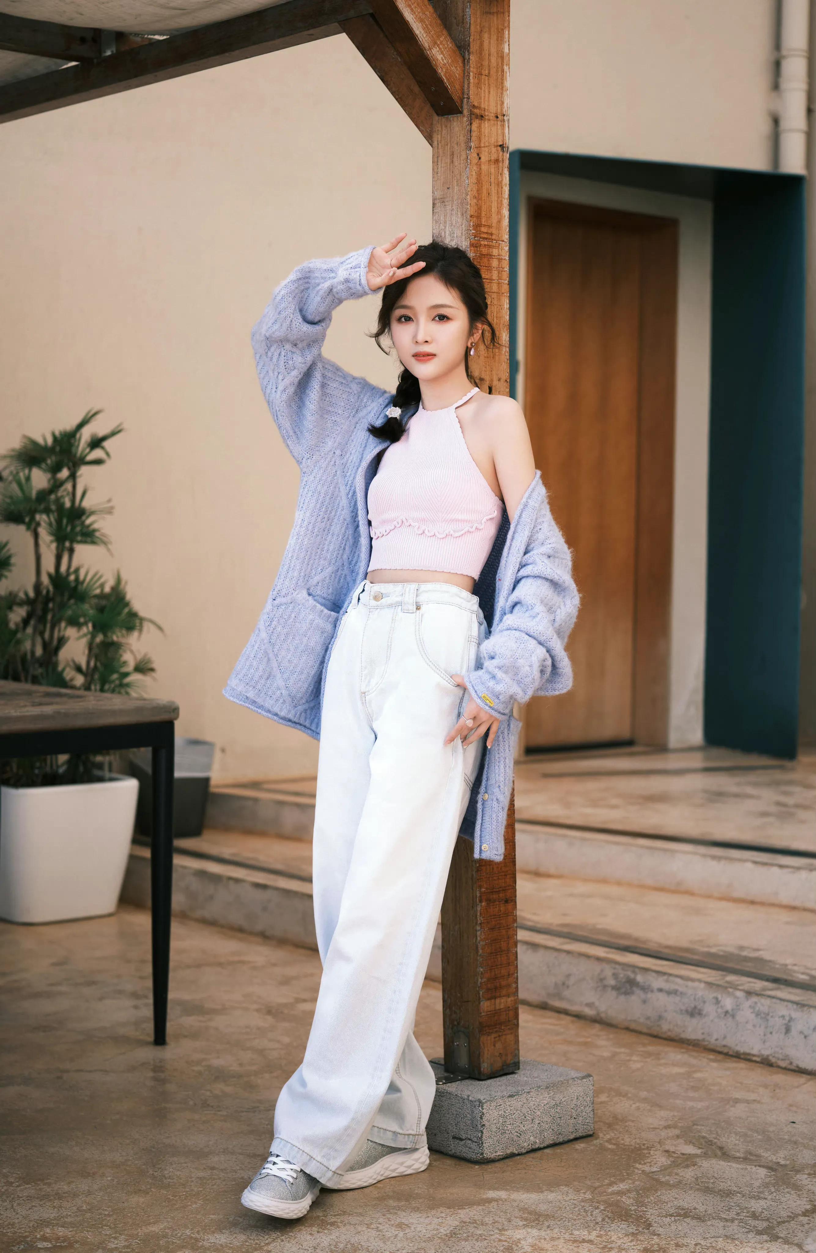 吴宣仪的悠闲时光。（高清）